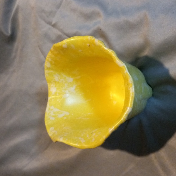 Bin # 5 Vintage Shawn n USA ceramic vase - Picture 3 of 6